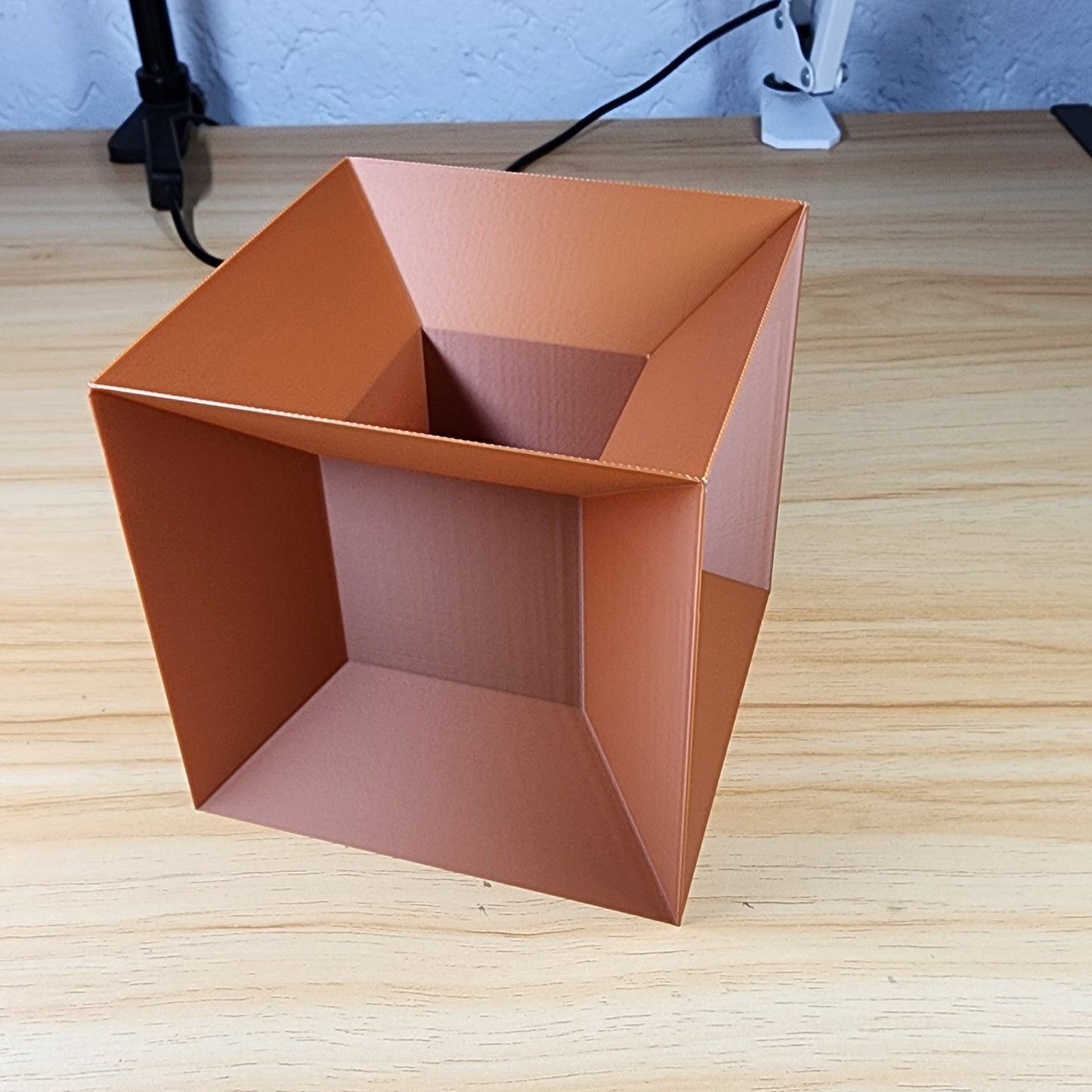 Hipercubo V1 – Sombra de la Cuarta Dimensión