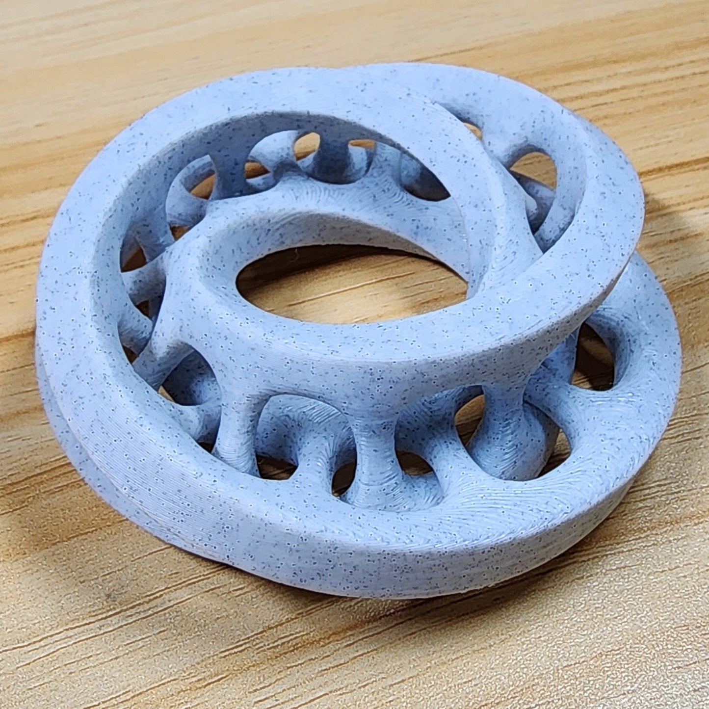 Cintas de Möbius(Moebius) entrelazadas - Superficies interconectadas